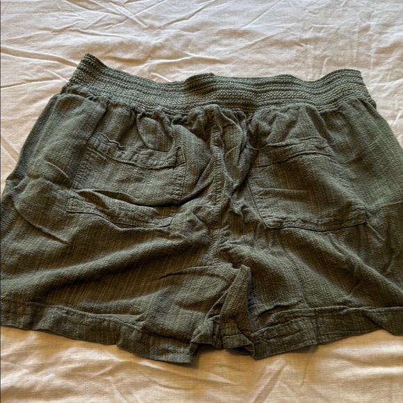 Briggs New York Women's Shorts - Striped Cream and Olive - Picture 2 of 6